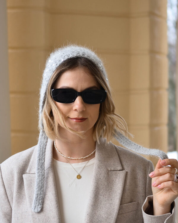 Pūkuota kepurė su raišteliais - Image 10